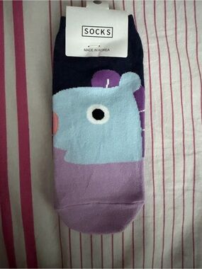 BT21 collab BTS & LINE FRIENDS MANG socks - Purple / Light Blue